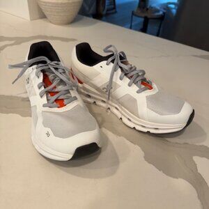 Men's ON Sneakers, barely worn, Size 9